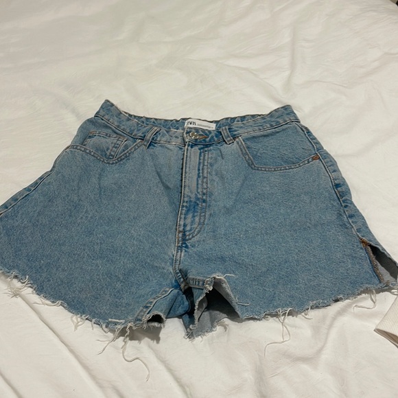 SIZE 6 ZARA DENIM SHORTS!! - Picture 1 of 2